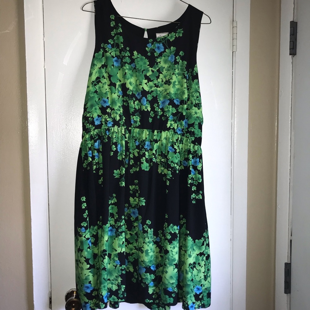 ECI Green Floral Dress💚🖤💙